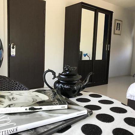 But Different Phuket Boutique Hotel Nai Harn Buitenkant foto