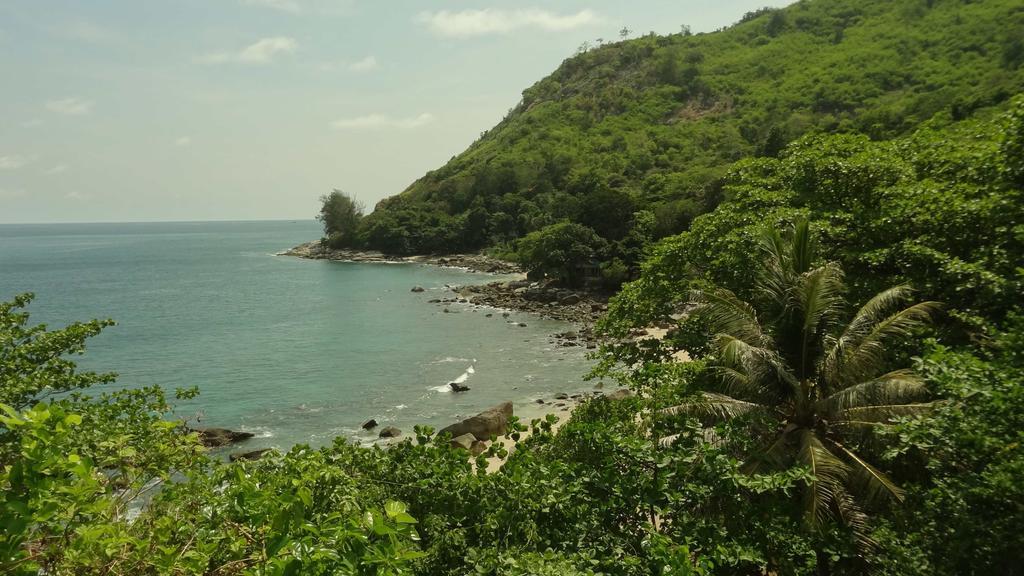 But Different Phuket Boutique Hotel Nai Harn Buitenkant foto
