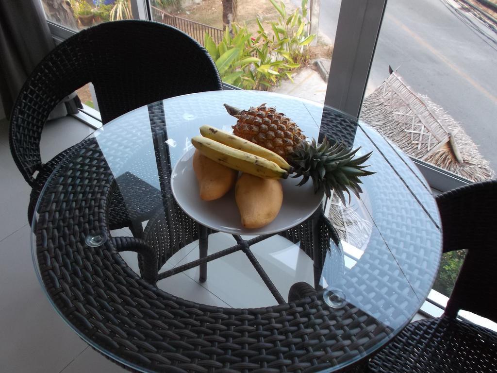 But Different Phuket Boutique Hotel Nai Harn Buitenkant foto
