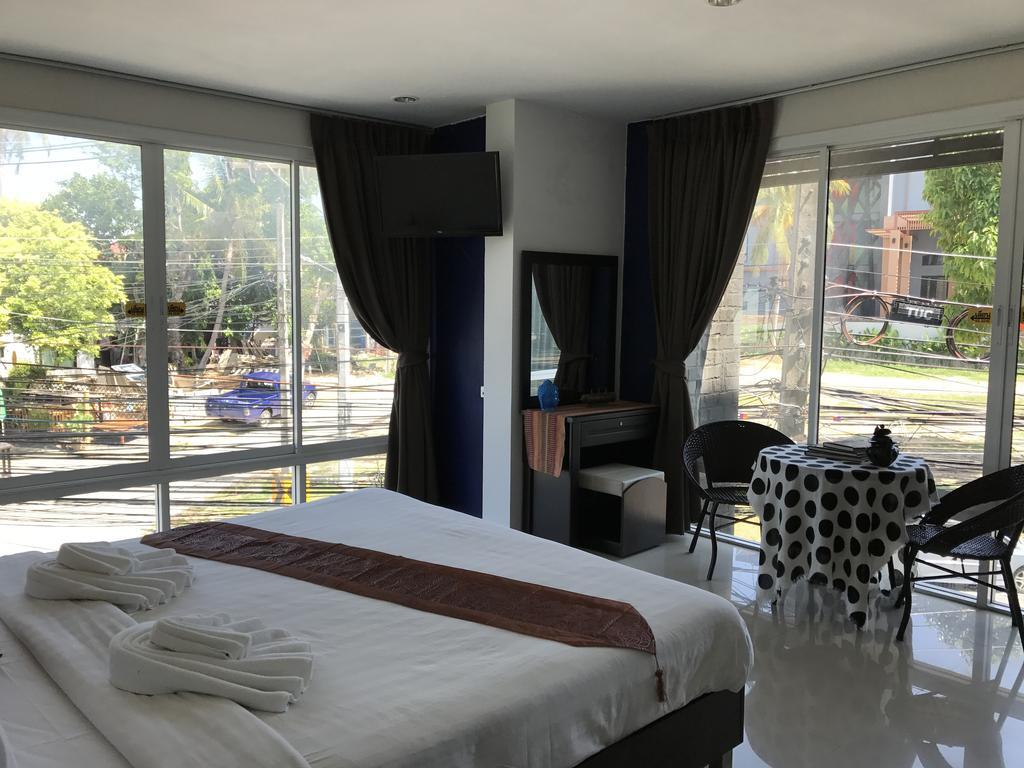 But Different Phuket Boutique Hotel Nai Harn Buitenkant foto