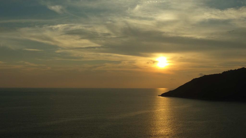 But Different Phuket Boutique Hotel Nai Harn Buitenkant foto