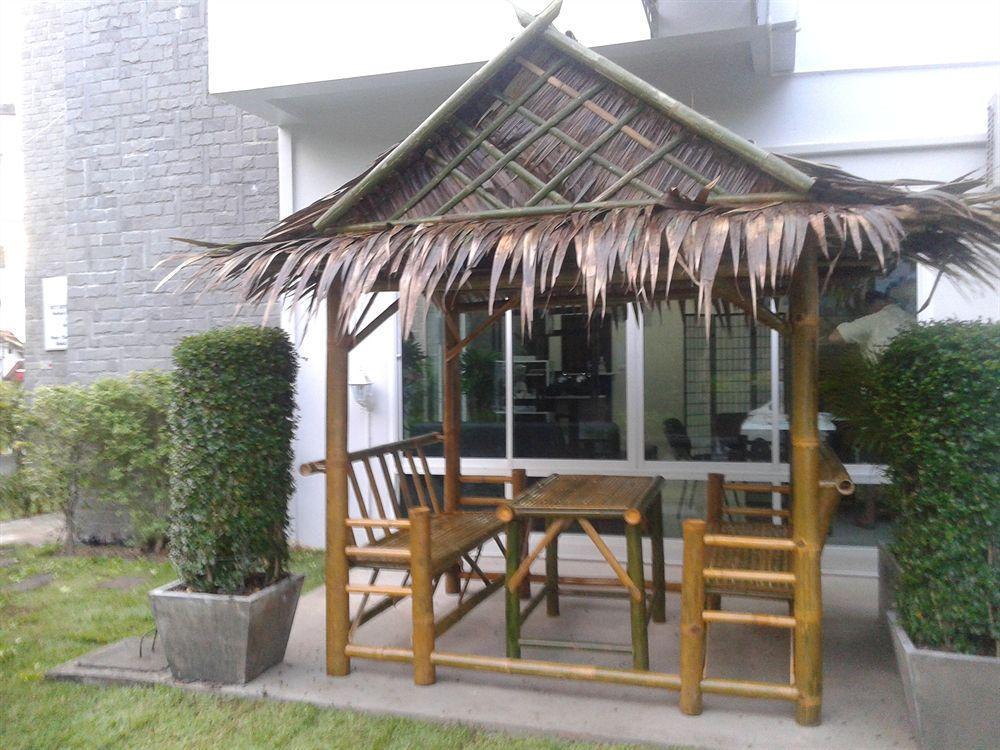 But Different Phuket Boutique Hotel Nai Harn Buitenkant foto
