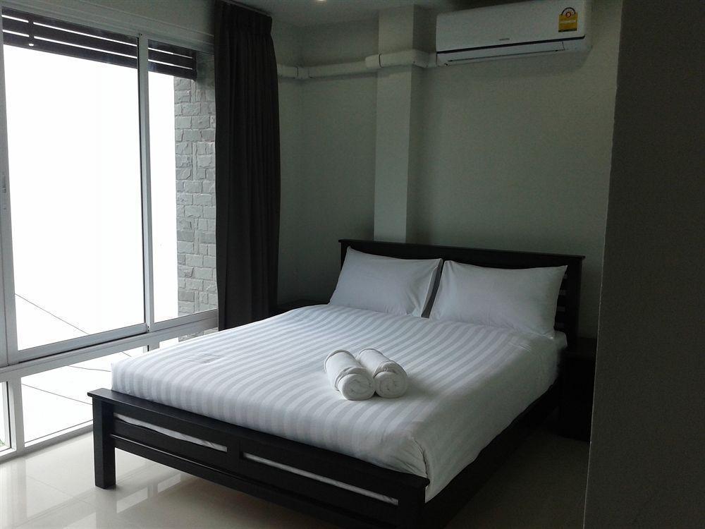 But Different Phuket Boutique Hotel Nai Harn Buitenkant foto