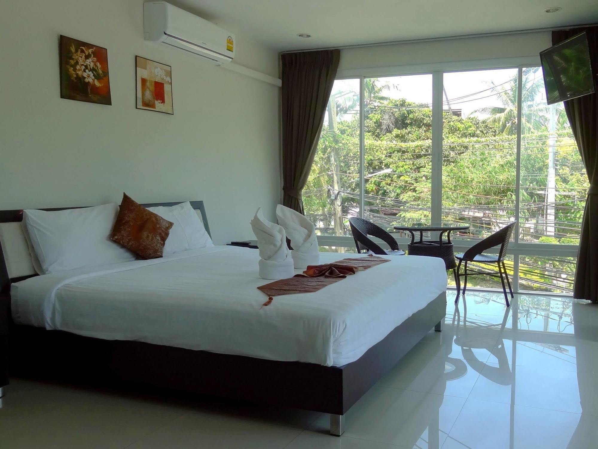 But Different Phuket Boutique Hotel Nai Harn Buitenkant foto
