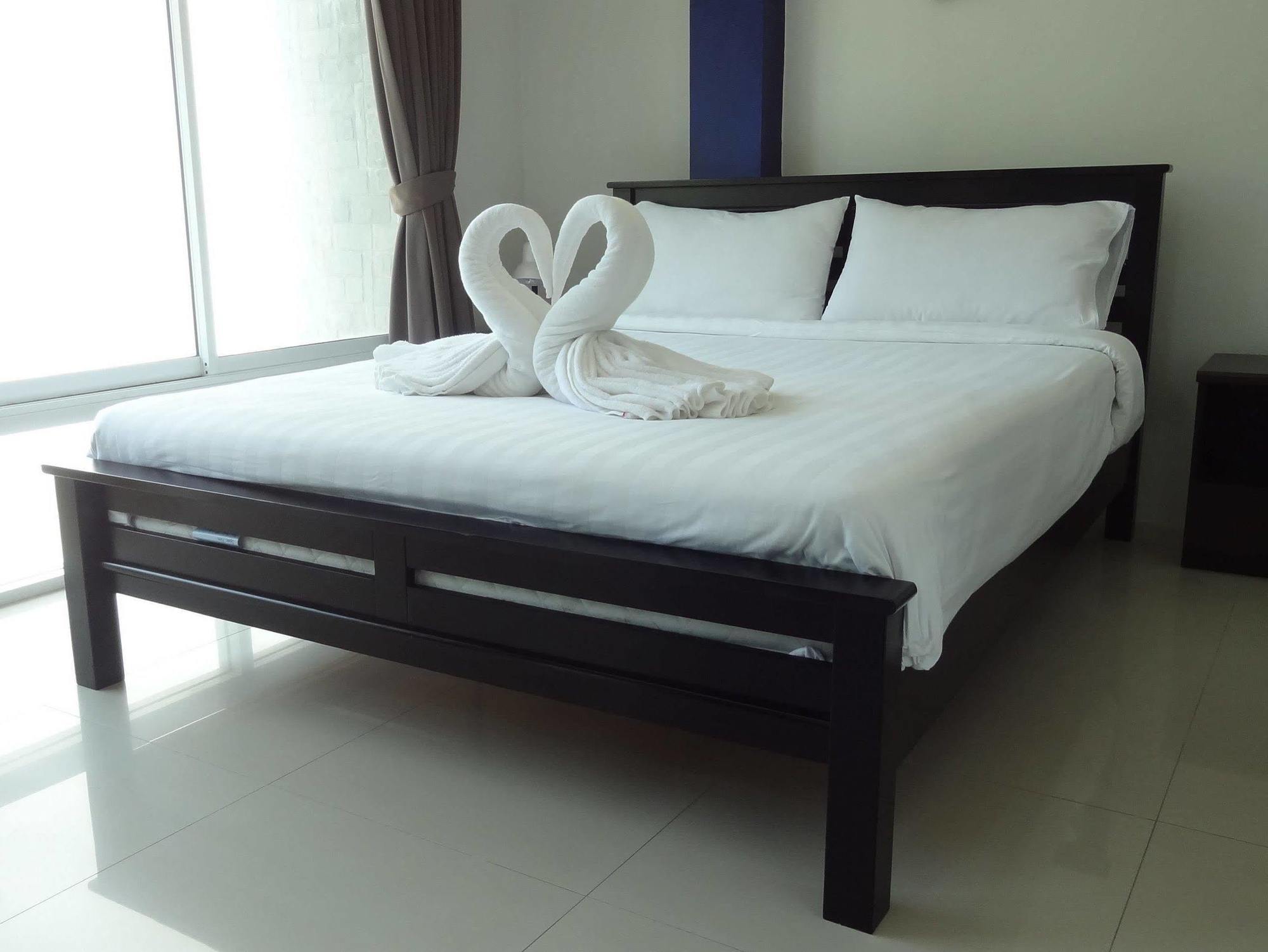 But Different Phuket Boutique Hotel Nai Harn Buitenkant foto