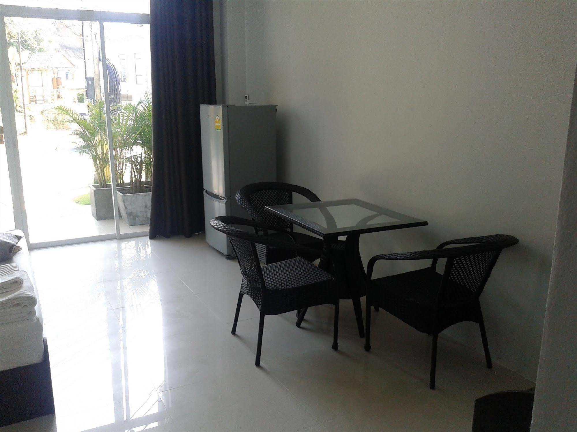 But Different Phuket Boutique Hotel Nai Harn Buitenkant foto