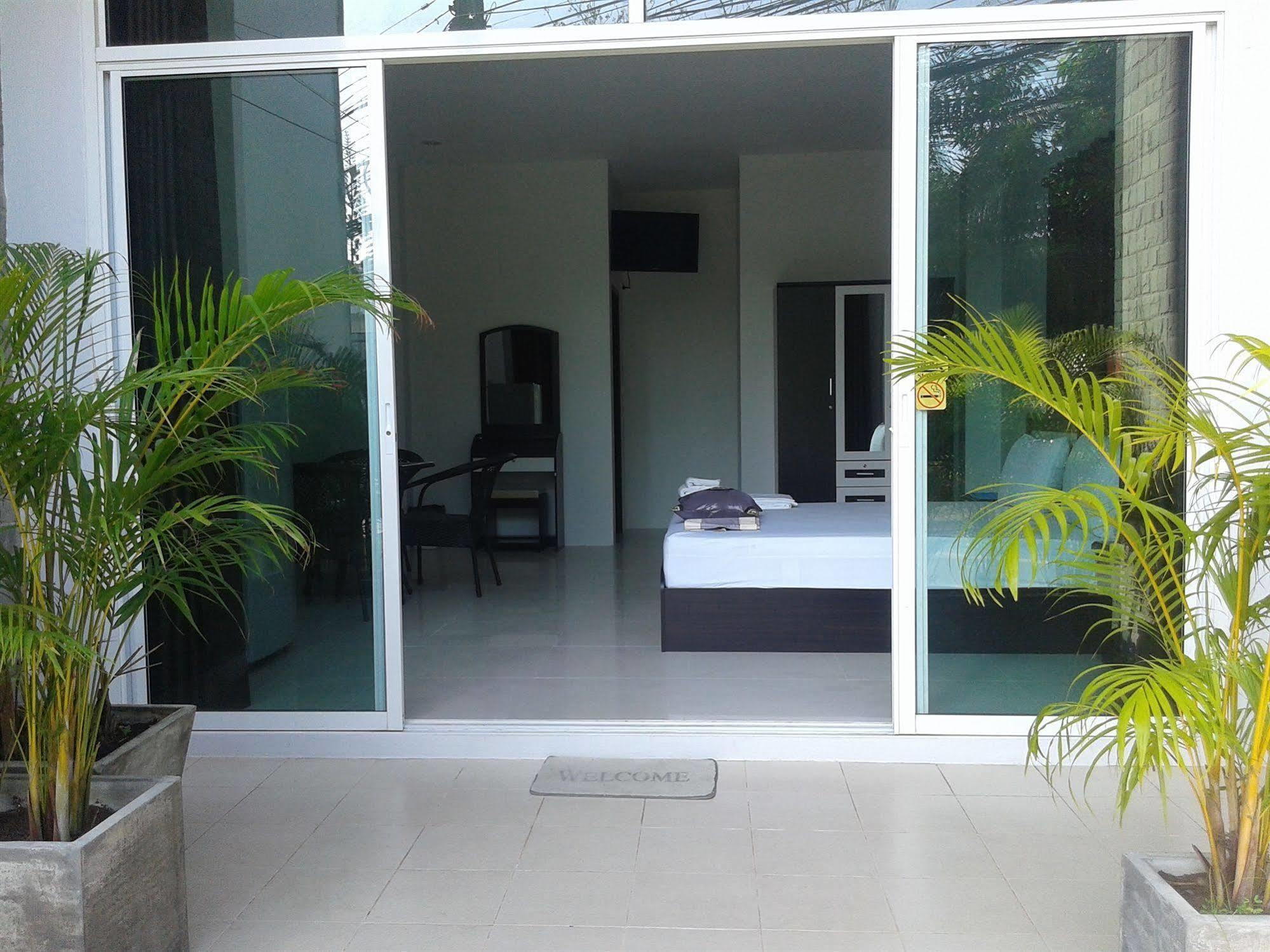 But Different Phuket Boutique Hotel Nai Harn Buitenkant foto