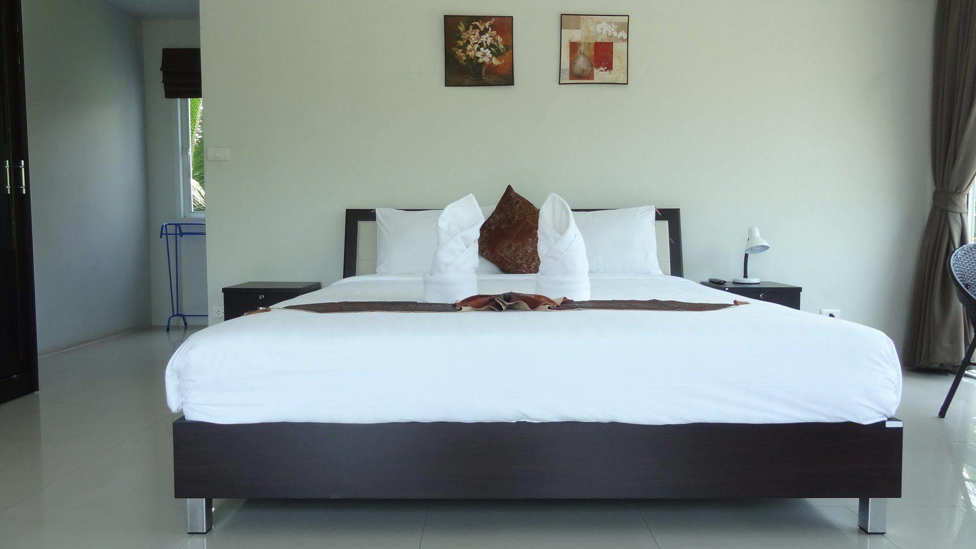 But Different Phuket Boutique Hotel Nai Harn Buitenkant foto