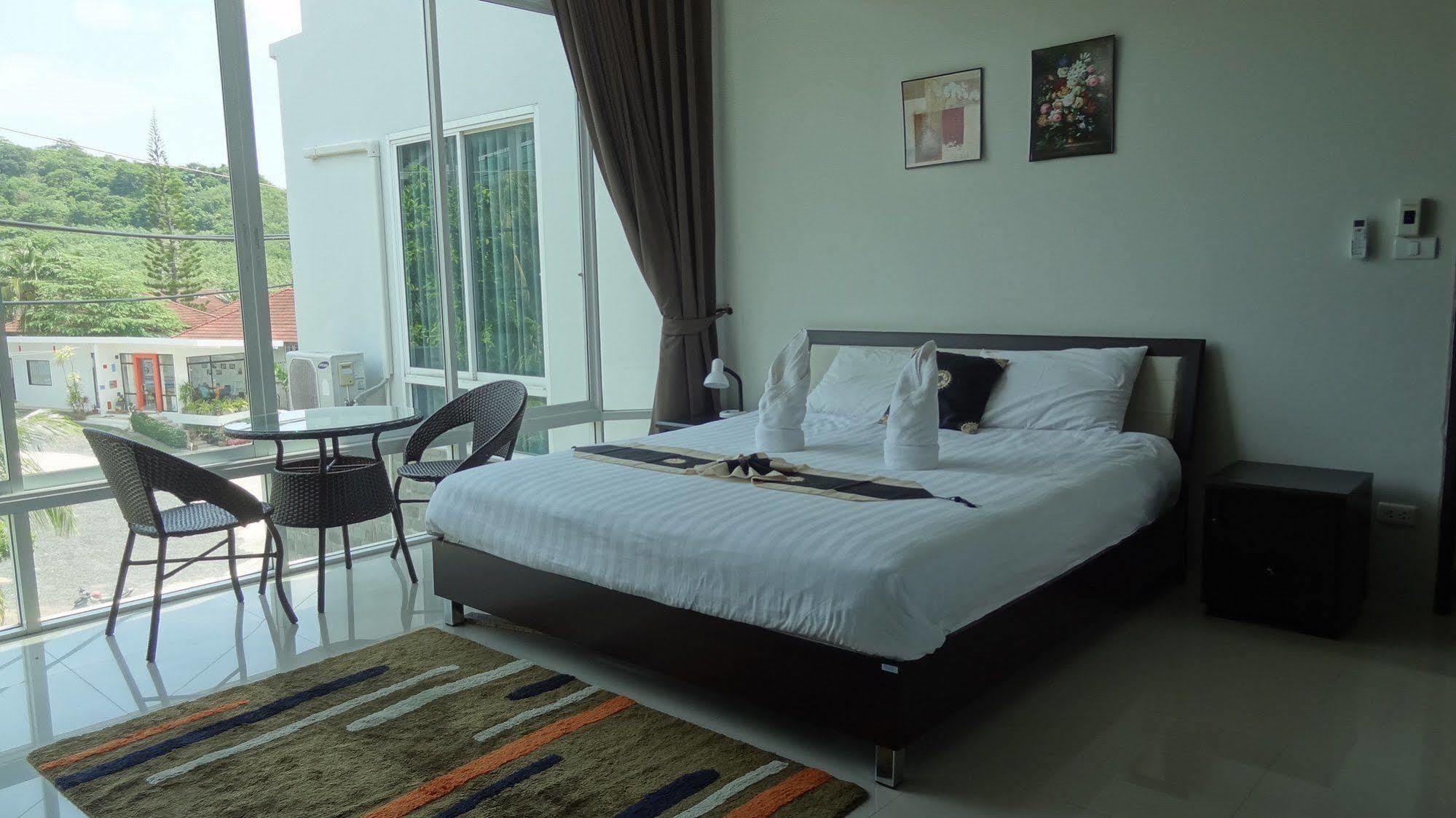 But Different Phuket Boutique Hotel Nai Harn Buitenkant foto